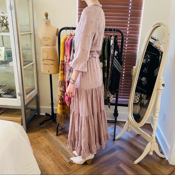 SOLD ♥️ Spell ♥️ SAMPLE Lavender Embroidered Gown - Picture 4 of 8